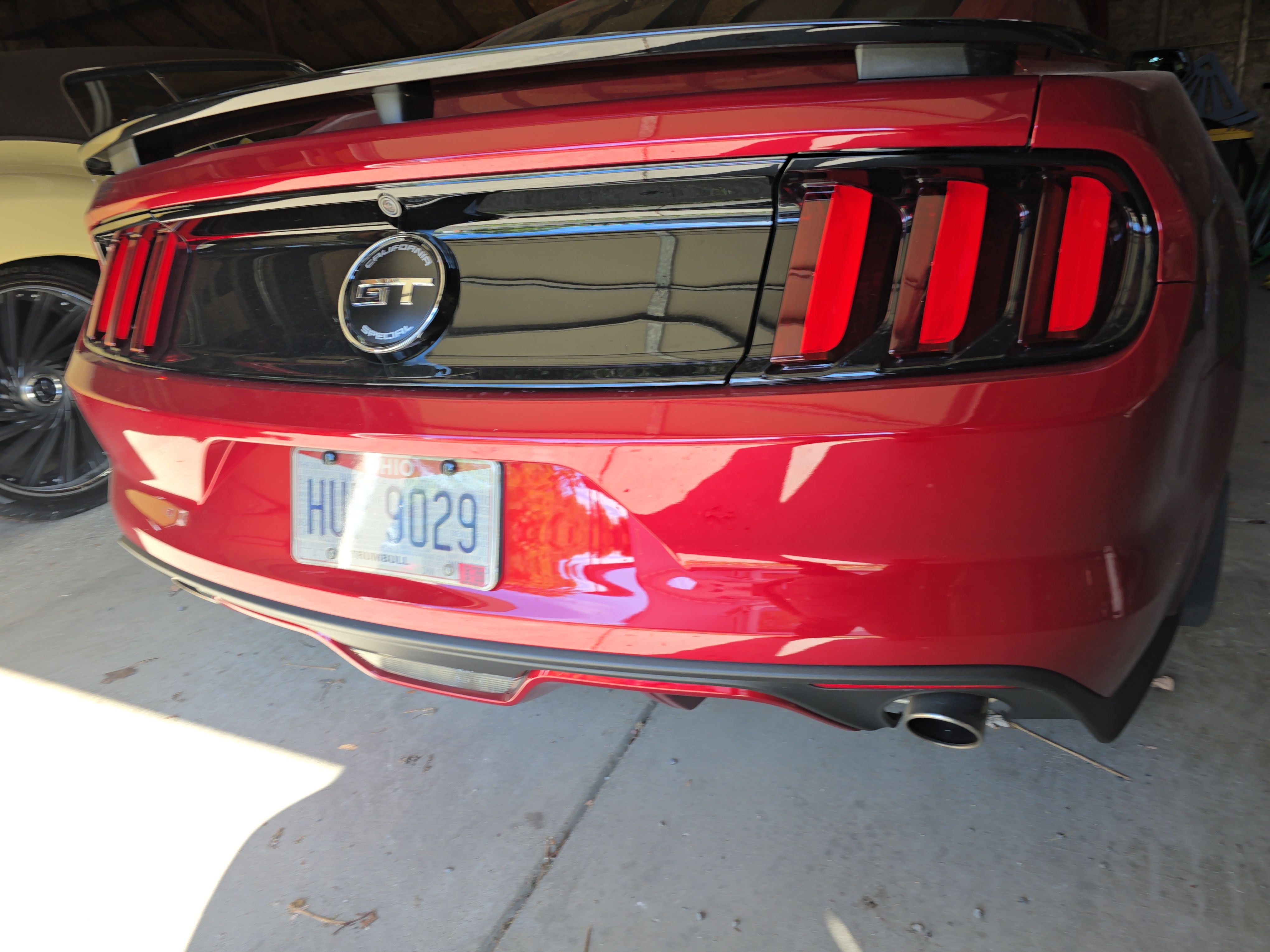 Used 2017 Ford Mustang GT Premium w/ Equipment Group 401A RWD image 5