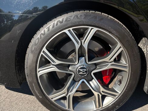 Used 2018 Kia Stinger GT2 AWD/4WD image 13