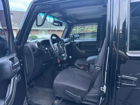 Used 2016 Jeep Wrangler Unlimited Sport w/ Quick Order Package 23S AWD/4WD image 6