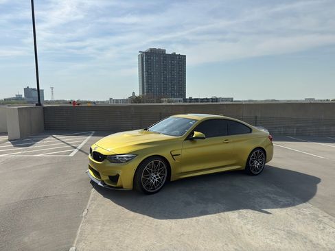 Used 2019 BMW M4 Coupe w/ Competition Package image 9