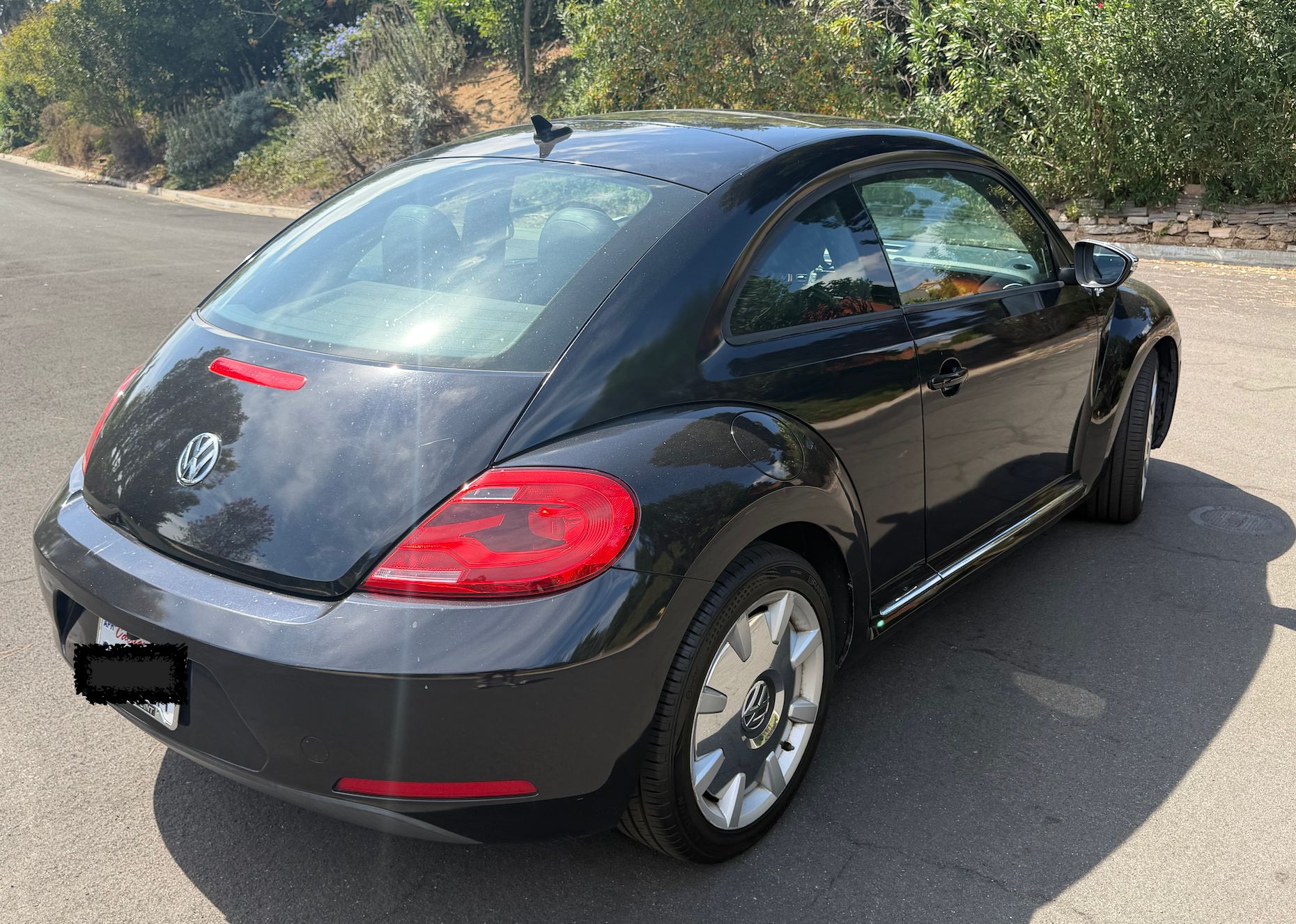 Used 2013 Volkswagen Beetle 2.5 Fender FWD image 5
