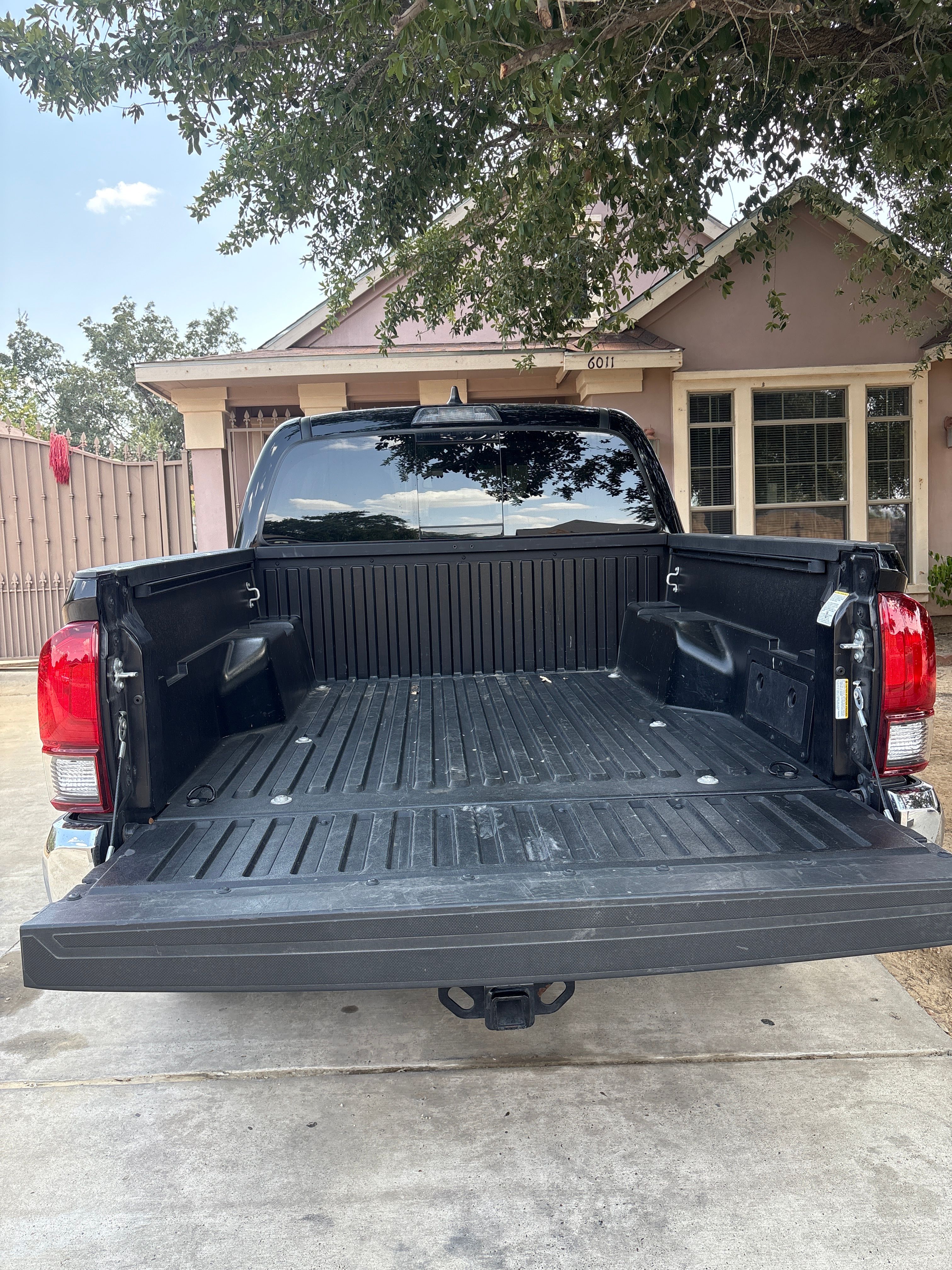 Used 2023 Toyota Tacoma SR5 RWD image 5