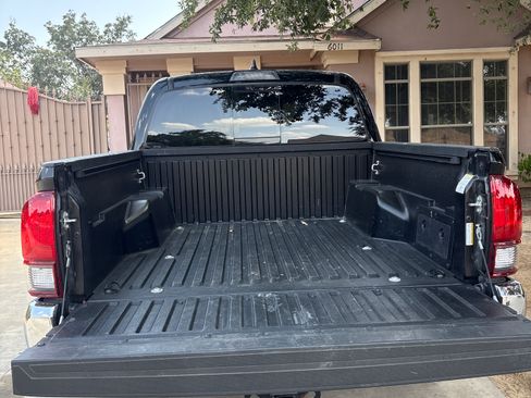 Used 2023 Toyota Tacoma SR5 RWD image 5