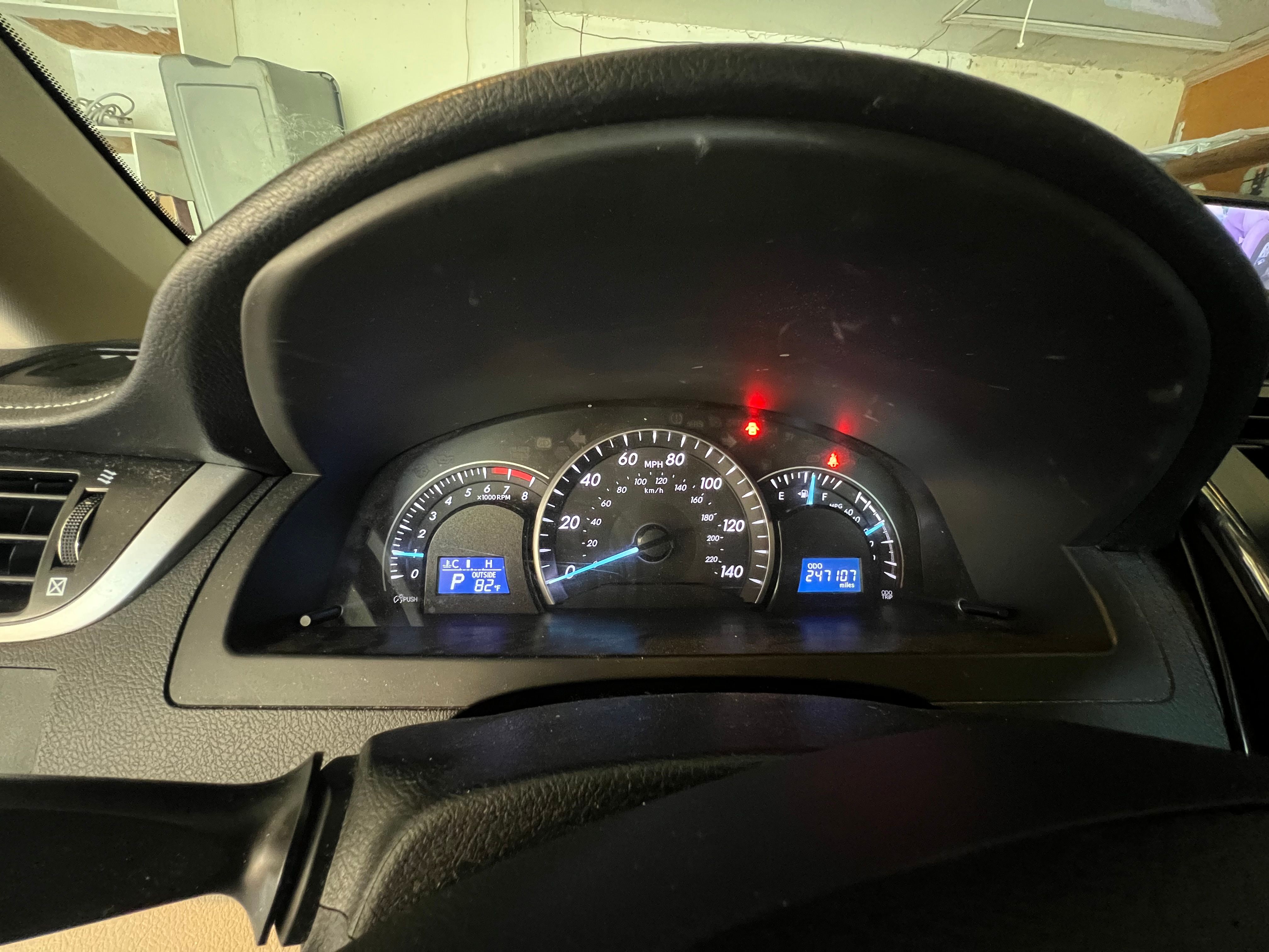 Used 2013 Toyota Camry LE FWD image 11