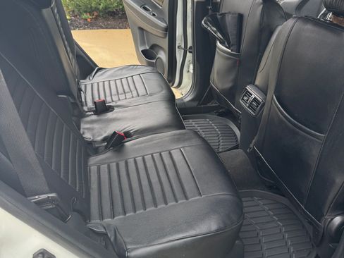 Used 2018 Nissan Rogue SV image 5