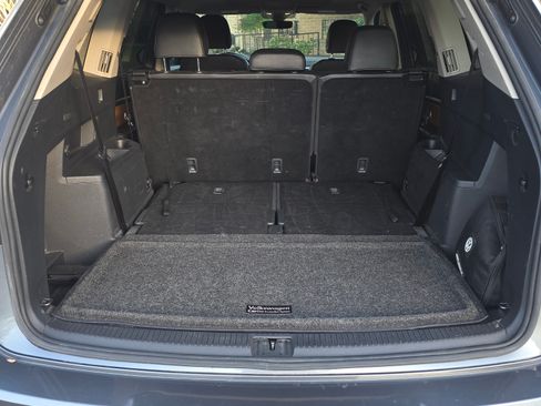 Used 2018 Volkswagen Atlas SEL Premium image 9