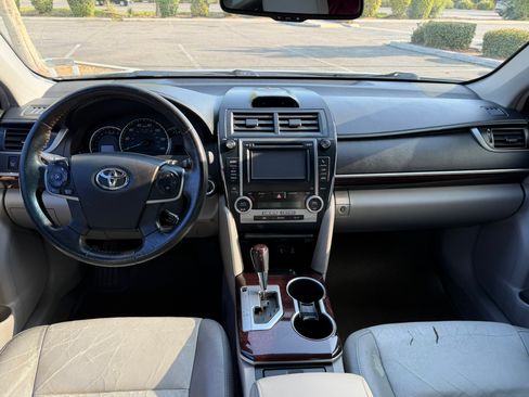 Used 2012 Toyota Camry XLE FWD image 2