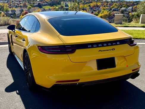 Used 2018 Porsche Panamera 4S image 5
