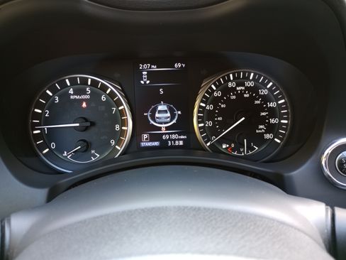 Used 2020 INFINITI Q50 Luxe w/ Essential Package (3.0T Luxe) image 5