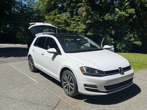 Used 2015 Volkswagen Golf SE FWD image 1