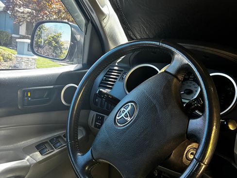 Used 2006 Toyota Tacoma PreRunner RWD image 6