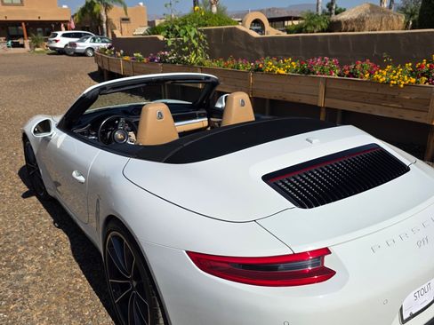 Used 2017 Porsche 911 Carrera S image 13