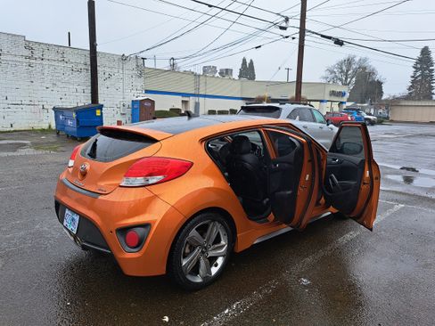 Used 2013 Hyundai Veloster Turbo w/ Ultimate Pkg image 11