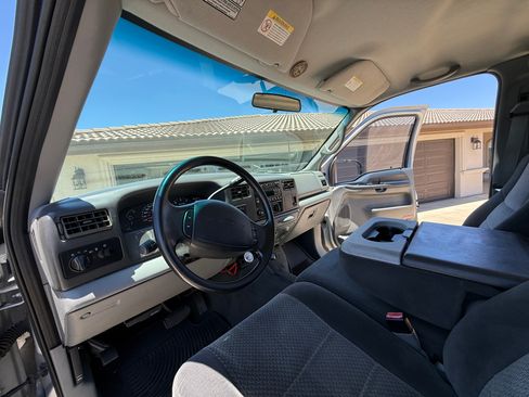 Used 2002 Ford F250 4x4 Crew Cab Super Duty image 4