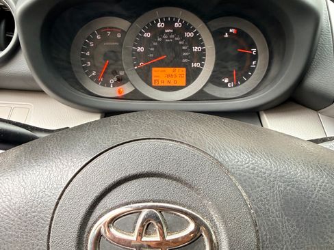 Used 2007 Toyota RAV4 2WD w/ 3rd Row image 17