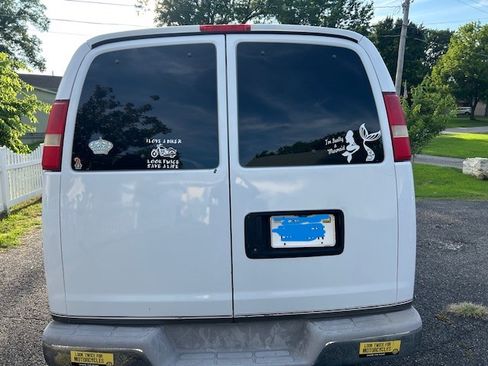 Used 2008 GMC Savana 1500 w/ Preferred Equipment Group image 9