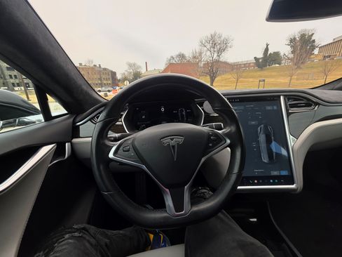 Used 2015 Tesla Model S P85D image 6