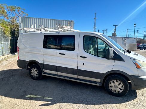 Used 2016 Ford Transit 250 130 Low Roof w/ Exterior Upgrade Package image 5