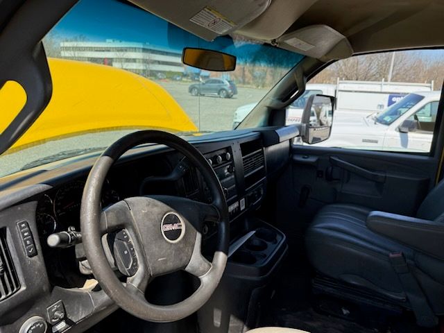 Used 2018 GMC Savana 3500 Extended w/ Driver Convenience Package RWD image 10