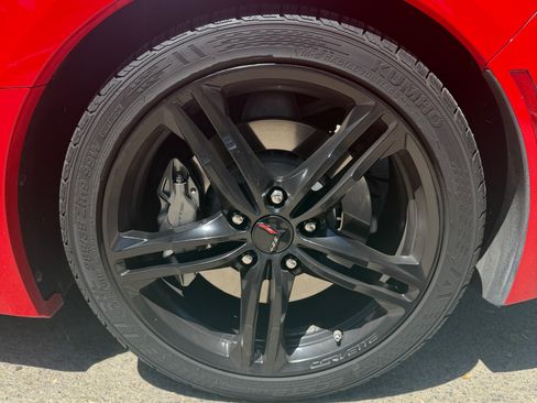 Used 2017 Chevrolet Corvette Stingray Coupe w/ Carbon Flash Badge Package RWD image 20