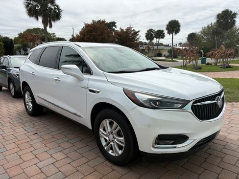 Used 2019 Buick Enclave Essence image 1