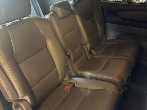 Used 2014 Honda Odyssey Touring Elite image 11