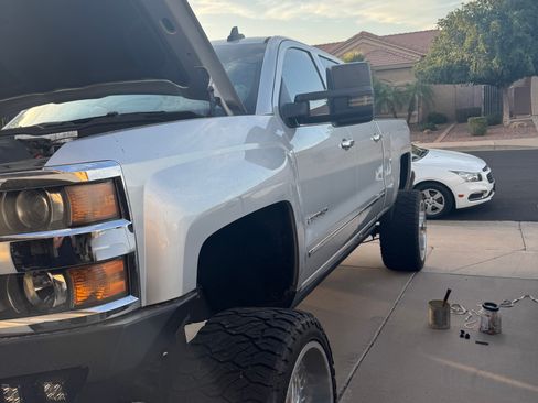 Used 2015 Chevrolet Silverado 2500 LTZ w/ Duramax Plus Package image 9