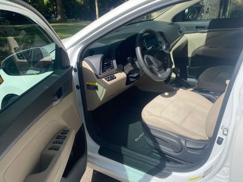 Used 2018 Hyundai Elantra SEL FWD image 9