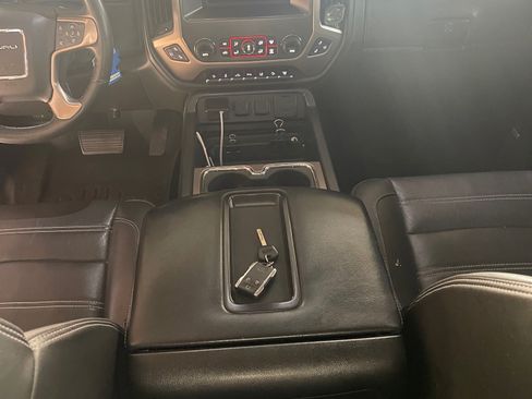 Used 2015 GMC Sierra 2500 Denali w/ Duramax Plus Package image 8