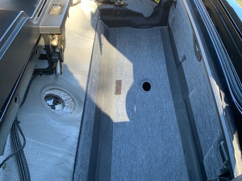 Used 2006 Chrysler Crossfire Limited image 19