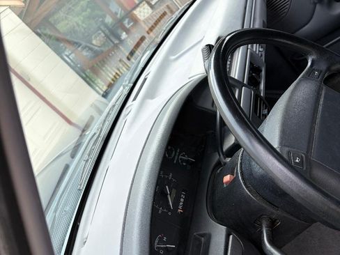 Used 1995 Ford F150 2WD Regular Cab image 10