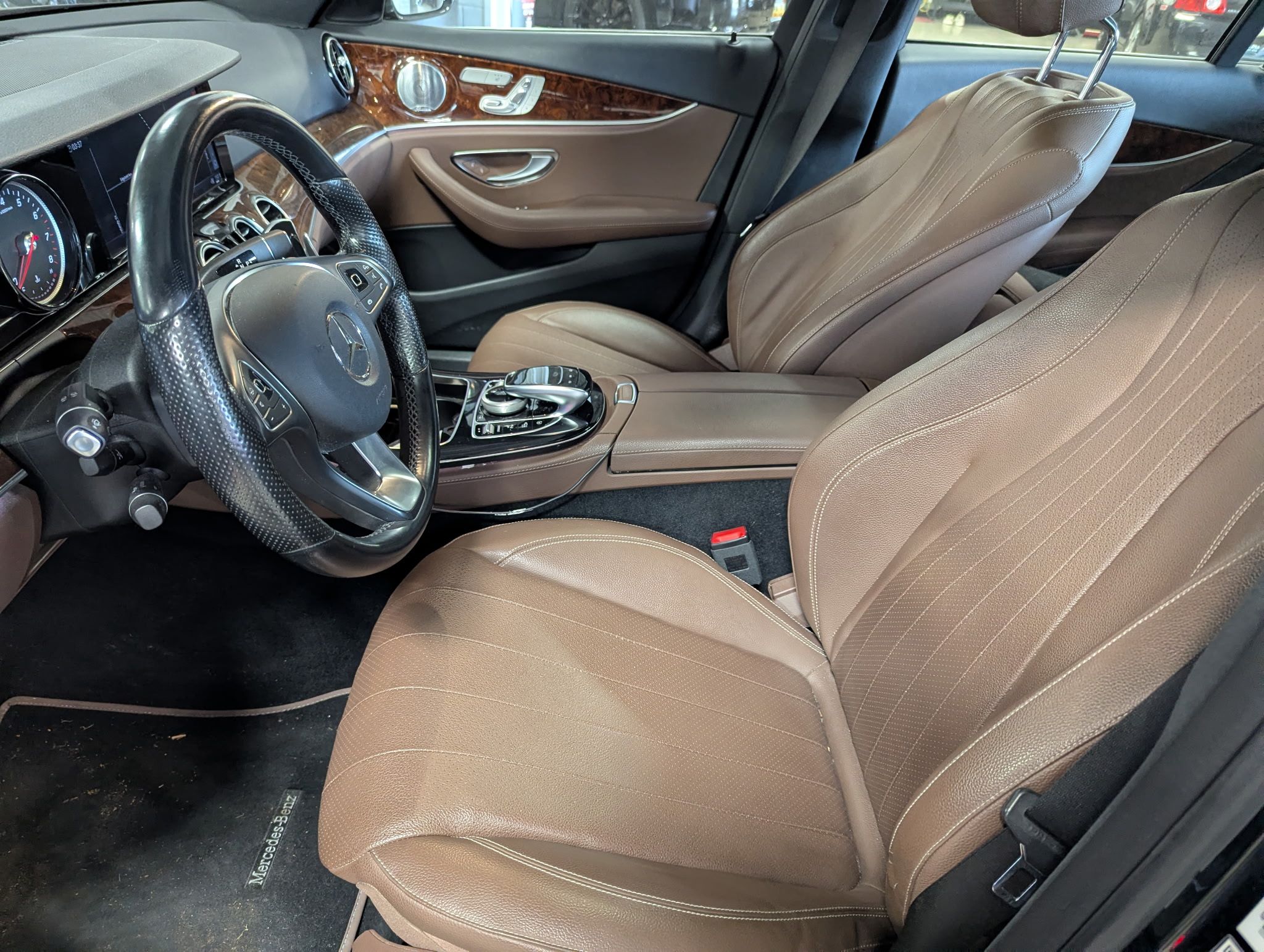 Used 2017 Mercedes-Benz E 300 4MATIC image 9
