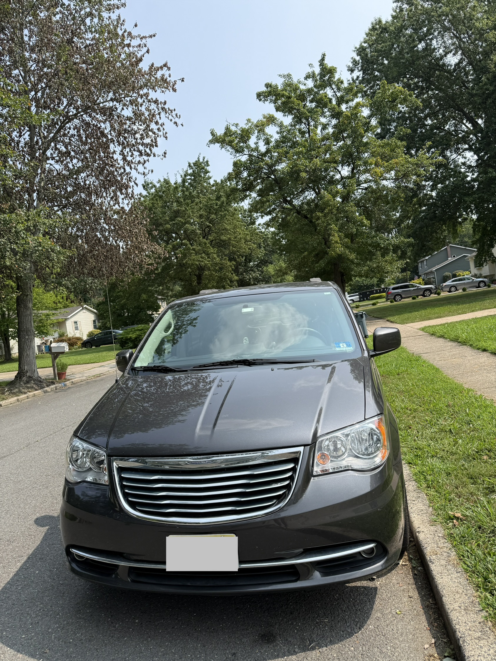 Used 2016 Chrysler Town & Country Touring FWD image 12