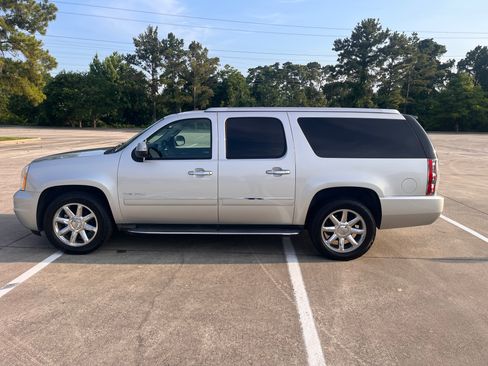 Used 2014 GMC Yukon XL Denali AWD/4WD image 2
