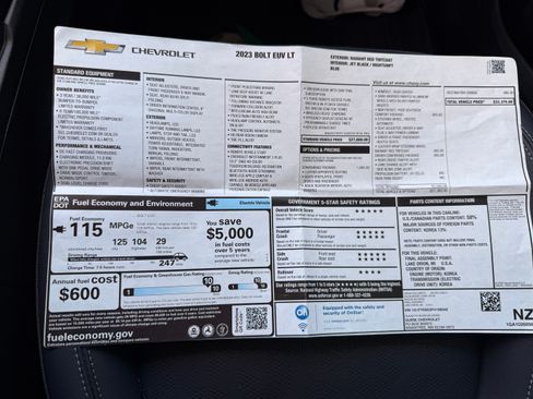 Used 2023 Chevrolet Bolt EUV LT w/ Convenience Package FWD image 10