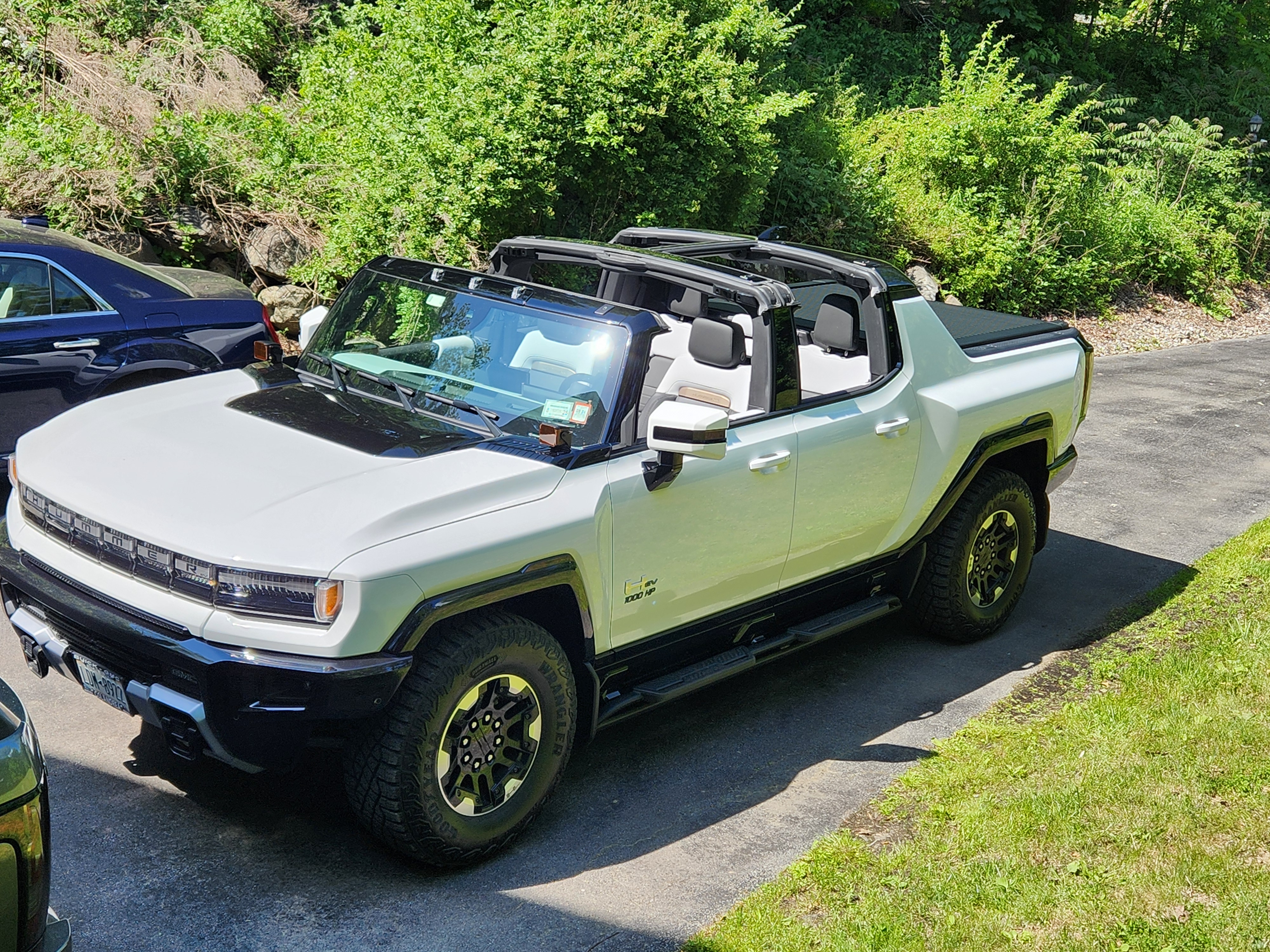 Used 2022 GMC Hummer EV Edition 1 w/ LPO, Illumination Package AWD/4WD image 1