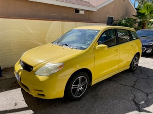 Used 2004 Toyota Matrix XR image 1
