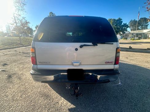 Used 2006 GMC Yukon SLE w/ Smart Select Package image 11