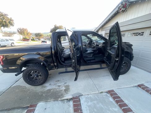 Used 2016 Ford F150 Platinum w/ Equipment Group 701A Luxury image 10