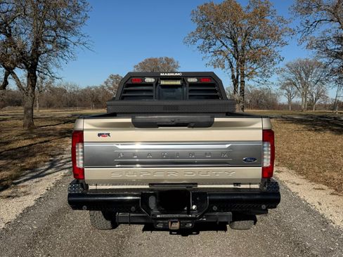 Used 2017 Ford F250 Platinum w/ Platinum Ultimate Package image 9