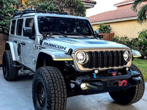 Used 2024 Jeep Wrangler Unlimited Rubicon 4xe image 5