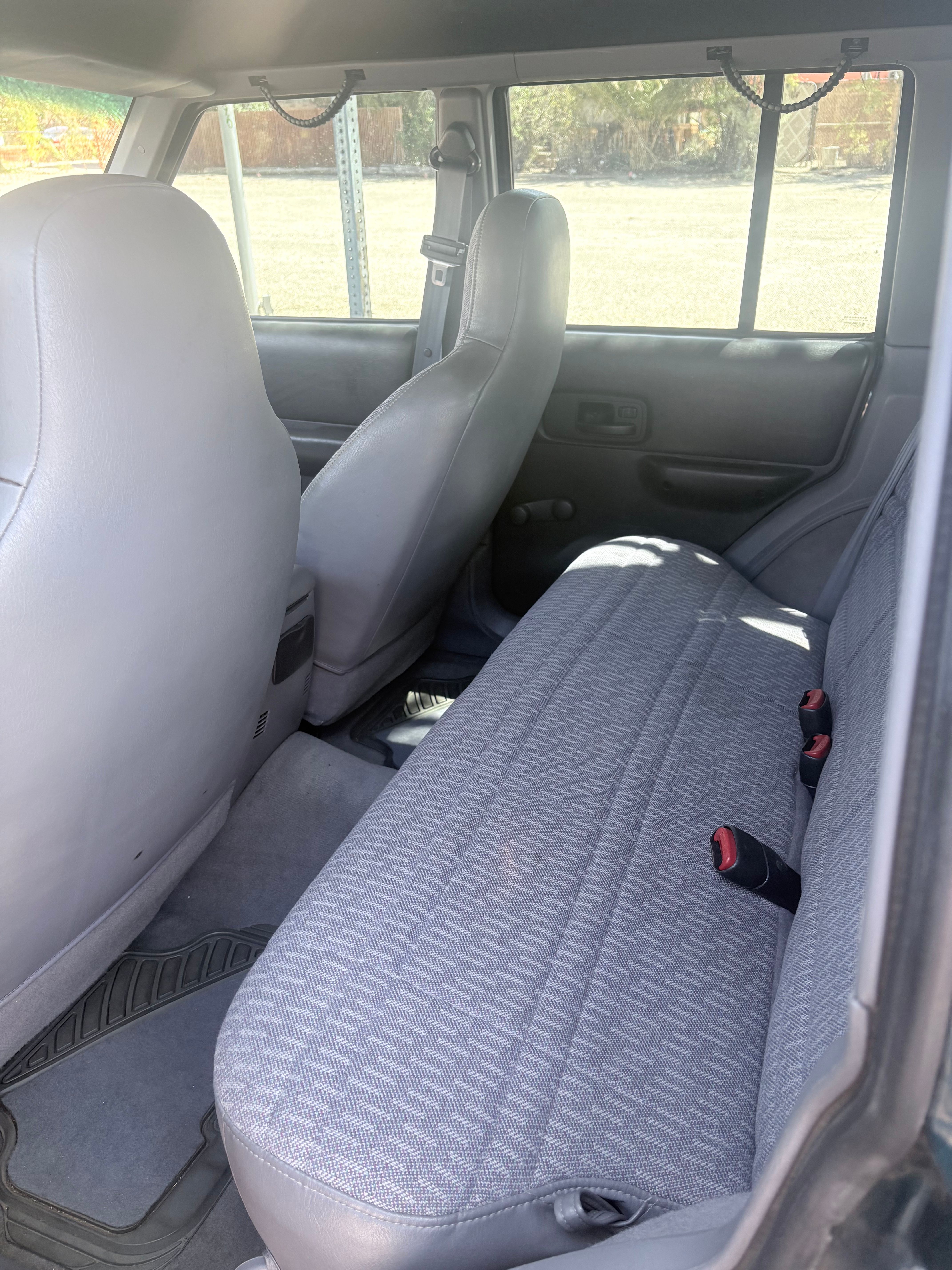 Used 1997 Jeep Cherokee SE RWD image 15