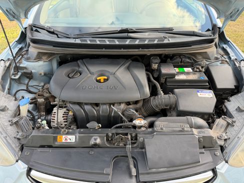 Used 2013 Hyundai Elantra GLS w/ Preferred Pkg image 16