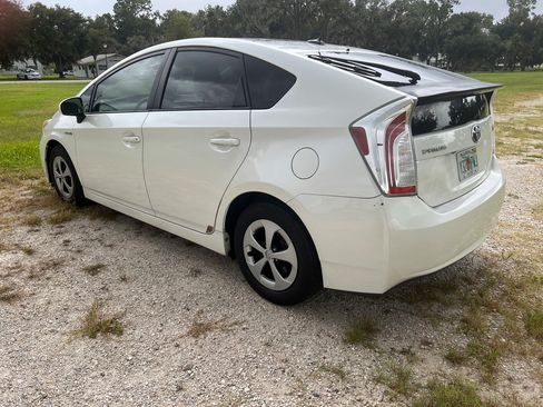 Used 2012 Toyota Prius Four w/ Deluxe Solar Roof Pkg FWD image 6