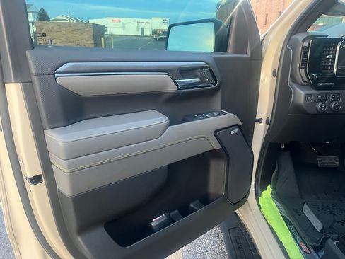 Used 2022 Chevrolet Silverado 1500 ZR2 w/ Technology Package image 5