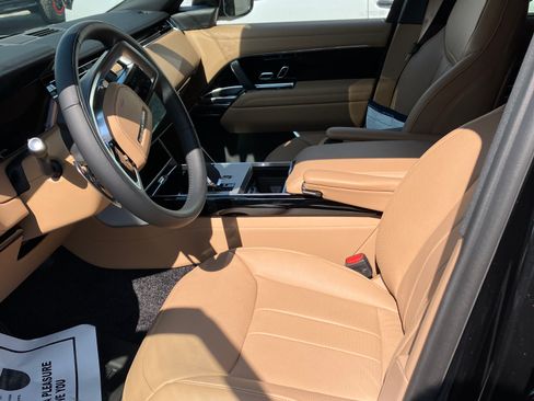 Used 2024 Land Rover Range Rover SE AWD/4WD image 16
