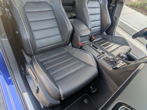 Used 2019 Volkswagen Golf 4-Door image 10