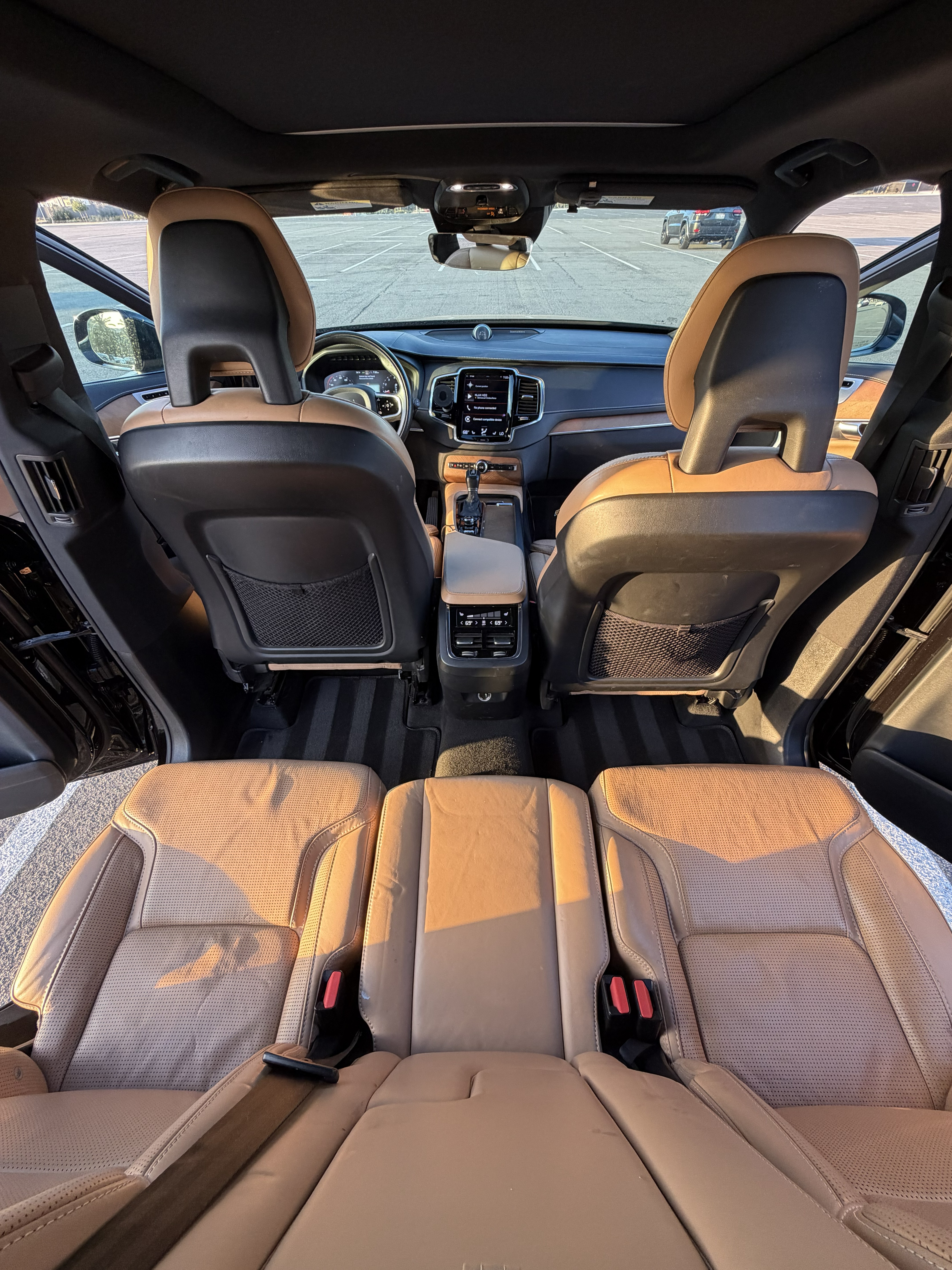 Used 2017 Volvo XC90 T6 Inscription w/ Vision Package AWD/4WD image 2