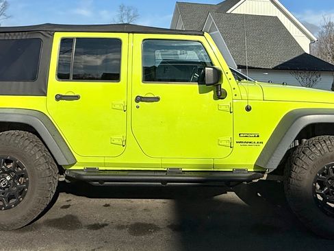 Used 2017 Jeep Wrangler Unlimited Sport w/ Quick Order Package 23S AWD/4WD image 6