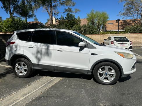Used 2014 Ford Escape SE image 8